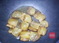 Illustration of how to make fried bacon with chayote 4