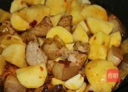 Braised pork and potatoes Illustration of how to do it 7