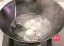 Illustration of how to make glutinous rice-filled balls 6