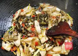 Illustration of how to make spicy and sour sausage 5