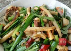 Illustration of how to make fried squid and leeks 8