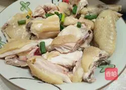 White Illustration of how to cut chicken 5