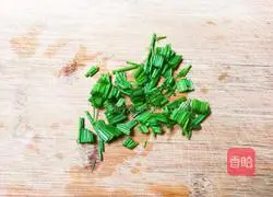 Illustration of how to make salmon bones with chopped green onions 5 