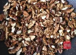 Illustration of how to make fried walnuts with fresh shrimps 4