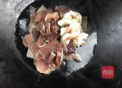Illustration of how to make fried bacon and lettuce 4