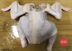 Illustration of how to make roasted whole chicken and roasted chicken 1