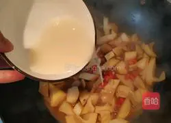 Illustration of braised spring bamboo shoots in oil 7