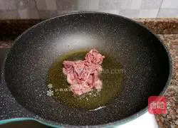 Illustration of how to make fried beef with king oyster mushroom 6