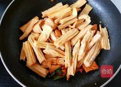 Pork stir-fry Illustration of how to make yuba 6