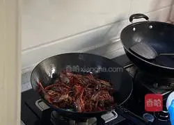 Illustration of how to make spicy crayfish 4