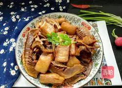 Illustration of how to cook pork with dried bamboo shoots 8