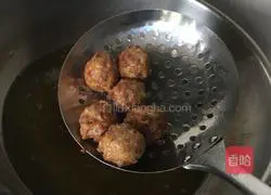 Illustration of how to make thin meat dumplings 6