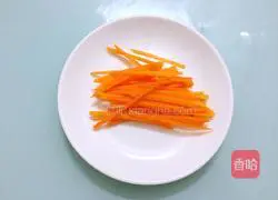 Illustration of making shredded pork with pickled mustard 4