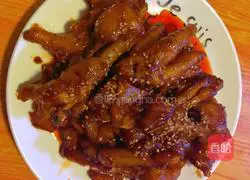 Illustration of Korean Spicy Stir-fried Potatoes and Chicken Feet 7