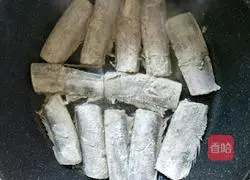 Illustration of home-style fried saury segments 5