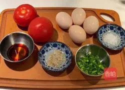 Illustration of how to make tomato scrambled eggs 1