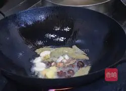 How to make the God of Cookery Peanut Pig Knuckles 5