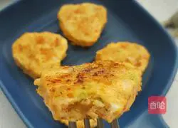 Illustration of how to make broccoli and shrimp cakes 8