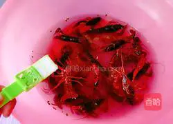 Illustration of how to make spicy crayfish 3