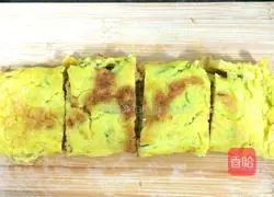Illustration of how to make cucumber, meat floss and tomato sauce egg pancake 16
