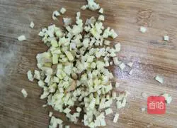 Illustration of how to make finger-sucking prawns with garlic and ginger 5