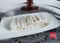 Illustration of how to steam king oyster mushrooms with minced meat 4
