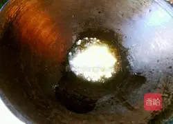 Illustration of how to stir-fry eggplant shreds 6