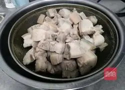 Pipu taro braised pork recipe 3