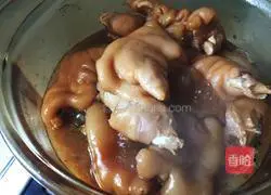 Illustration of roasted pig's trotters 10