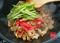 Illustration of how to make spicy stir-fried large intestine 7