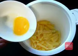 Illustration of making mashed potato cake 4