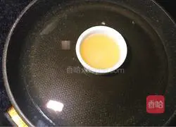 Illustration of how to make yogurt mousse cup 6