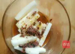 Illustration of how to make spicy radish strips 9