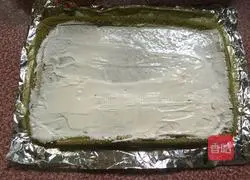 Illustration of how to make matcha cream cake roll 18
