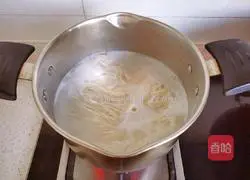 Illustration of how to make Indian curry noodles 4