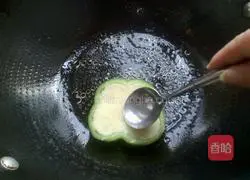 Illustration of how to make colorful pepper mashed potato cake 6