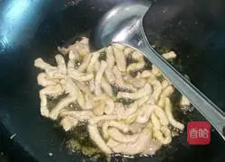 Illustration of how to make fish-flavored shredded pork 12