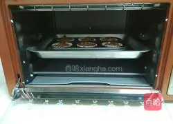 Illustration of how to make chocolate cake (sugar and oil mixing method) 10