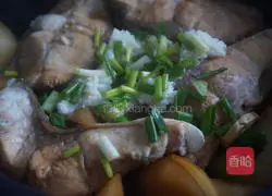  Illustration of how to make herring stewed with radish 10