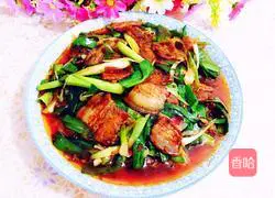 Illustration of Sichuan style twice-cooked pork with garlic sprouts 15