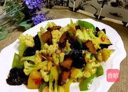 Illustration of how to make stir-fried cured cauliflower 11