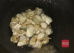 Illustration of the recipe of twice-cooked pork with bell pepper and garlic sprouts 4