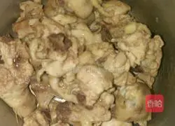 Illustration of how to make spicy chicken with mushrooms 1