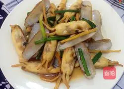 Illustration of how to make stir-fried razor clams 7