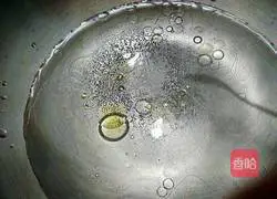 Illustration of how to make fat beef in sour soup 3