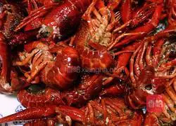 Illustration of how to make spicy crayfish with shrimp and eggs 6