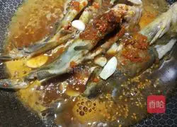 Illustration of how to cook poached eggs with yellow yatou 11