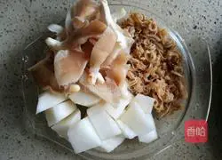 Illustration of how to make radish, beef brisket and mushroom stew 7