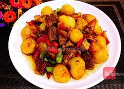 Illustration of how to cook beef with mashed potato balls 16