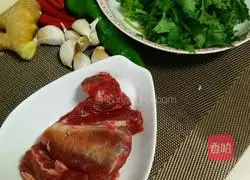 How to make stir-fried yellow beef Illustration 1